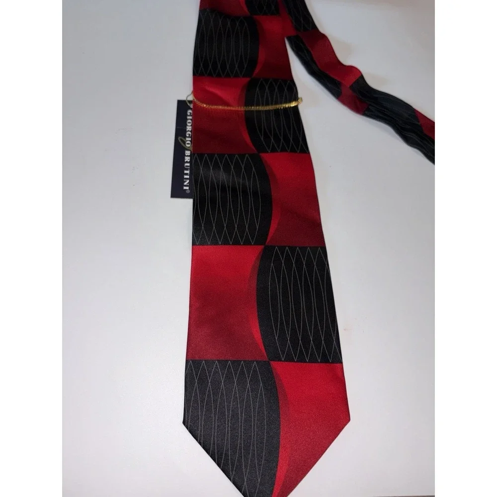Giorgio Brutini Black Red Necktie Silk Geometric Gold Chain  Mens Tie